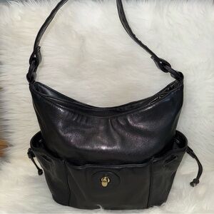 Apostrophe Classic Black Shoulder Bag